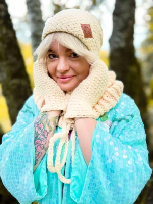 Czapka ręcznie robiona EXPLORER ,,Ecru"