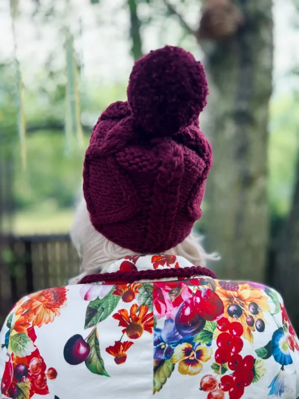 Stylowa czapka z pomponem HERO "Bordo"