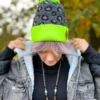 Czapka w panterkę "Neonowa"