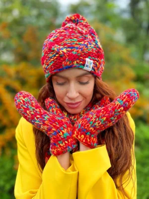 Rękawiczki handmade ze sznureczkiem ,,Czerwienie"