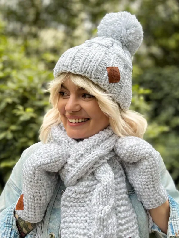 Czapka duży pompon EUFORIA "Wybielony szary"