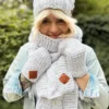 Czapka zimowa z pomponem SMILE "Wybielony szary"