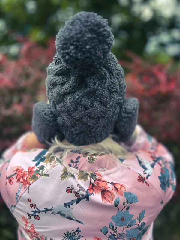 Czapka handmade krótka HAPPY ,,Ciemny szary"