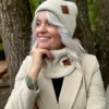 Czapka beanie logo ekoskórka "Jasny beż"