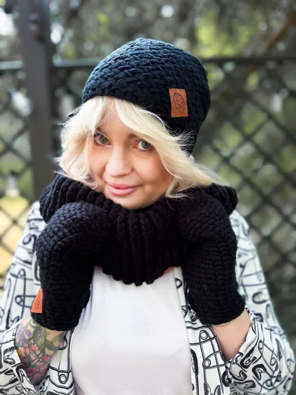 Rękawiczki handmade ze sznureczkiem ,,Czarny"