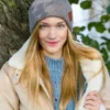 Czapka beanie logo ekoskórka "Ciemny beż"