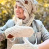 Rękawiczki handmade ze sznureczkiem ,,Jasny beż"