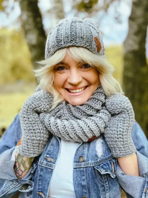 Modna czapka ENDORFINA "Szary"