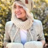 Rękawiczki handmade ze sznureczkiem ,,Jasny beż"