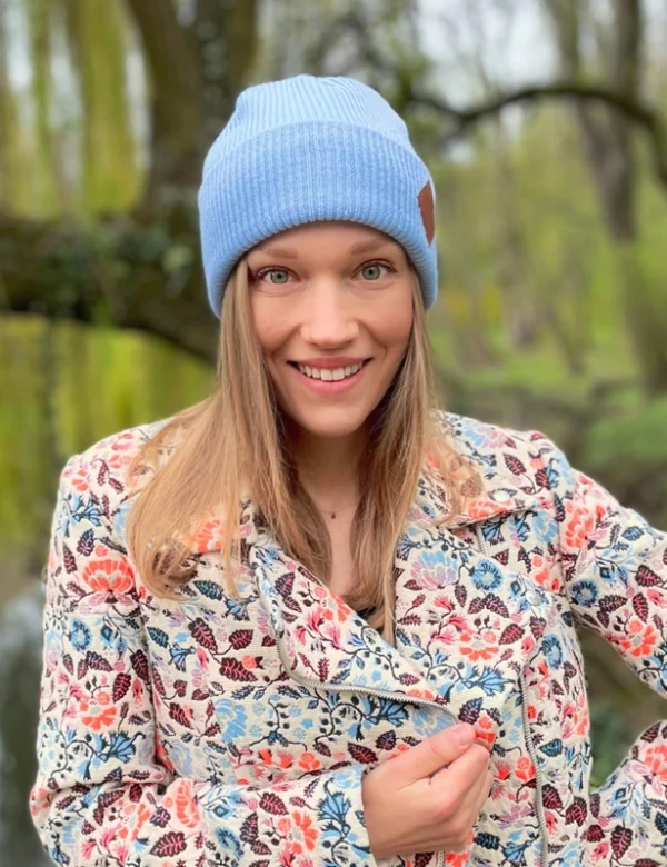 Czapka beanie logo ekoskórka "Jasny niebieski"