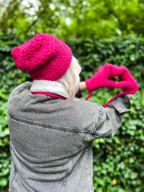 Czapka ręcznie robiona EXPLORER "Luks malina"