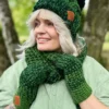 Czapka z dużym pomponem EUFORIA ,,Soczysta zieleń"