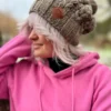 Czapka na zimę SMILE ,,Ciemny beż"