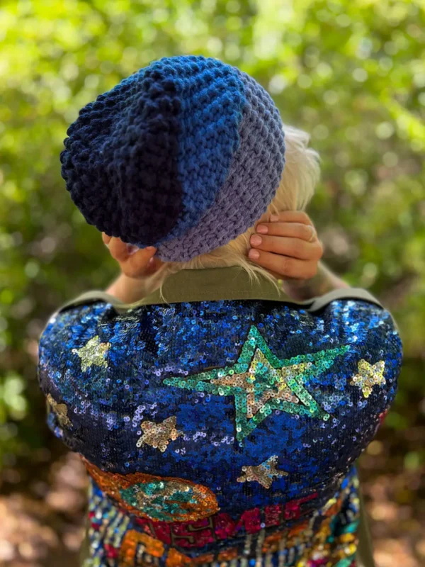 Czapka zimowa bez pompona NEVERLAND "Niebieskie paski"