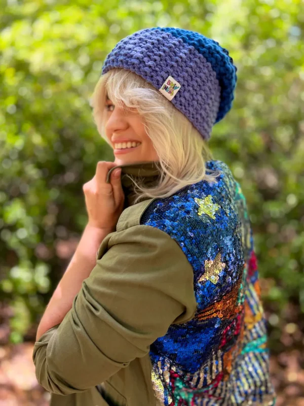 Czapka zimowa bez pompona NEVERLAND "Niebieskie paski"