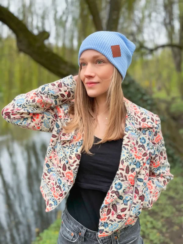 Czapka long logo ekoskórka "Jasny niebieski"