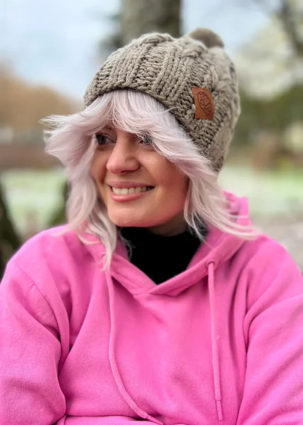 Czapka na zimę SMILE ,,Ciemny beż"