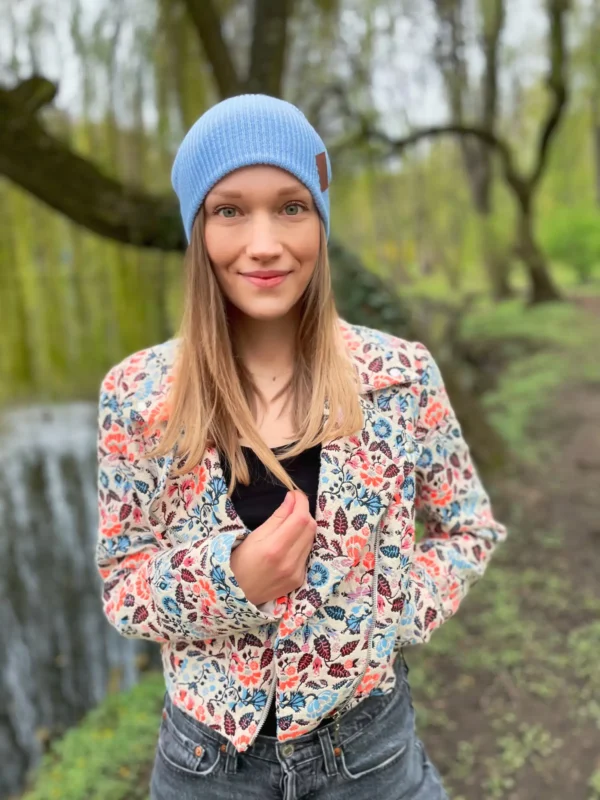 Czapka long logo ekoskórka "Jasny niebieski"