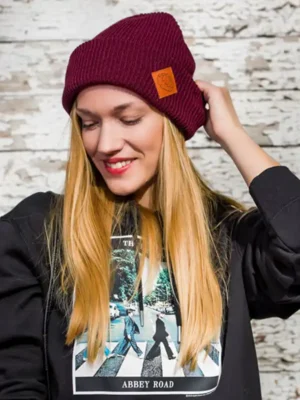 Czapka beanie logo ekoskórka "Bordo"