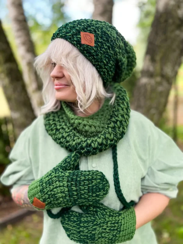 Czapka zimowa slouchy NEVERLAND "Soczysta zieleń"