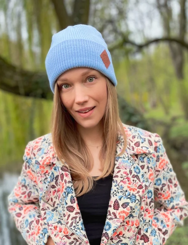 Czapka beanie logo ekoskórka "Jasny niebieski"