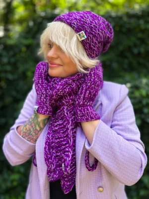 Czapka ręcznie robiona EXPLORER "Fiołki" Czapka ręcznie robiona EXPLORER "Fiołki"