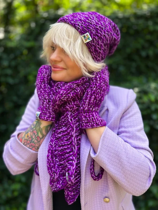 Czapka ręcznie robiona EXPLORER "Fiołki"