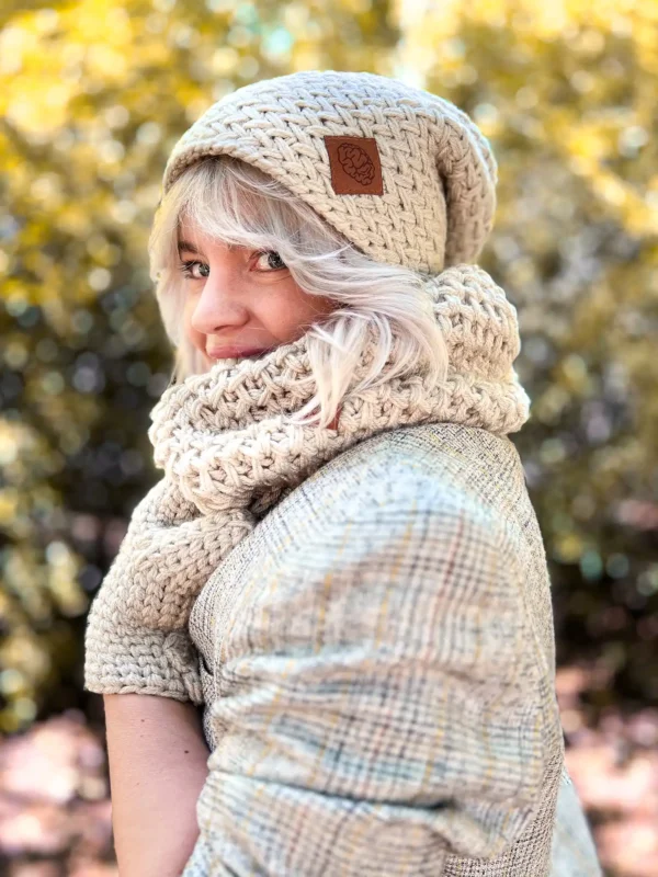 Czapka ręcznie robiona EXPLORER "Jasny beż"
