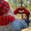 Rękawiczki handmade ze sznureczkiem ,,Czerwienie"