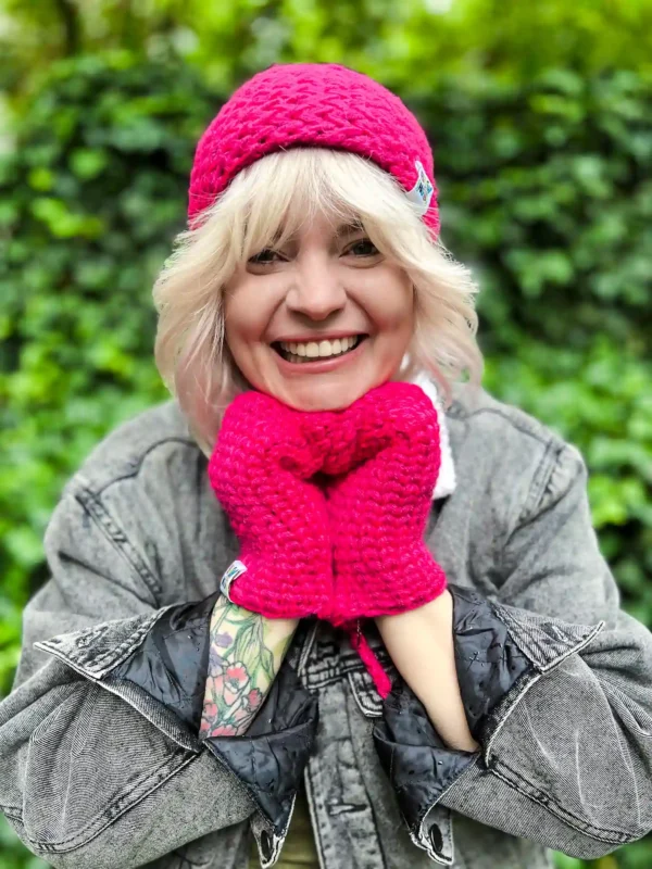 Czapka ręcznie robiona EXPLORER "Luks malina"