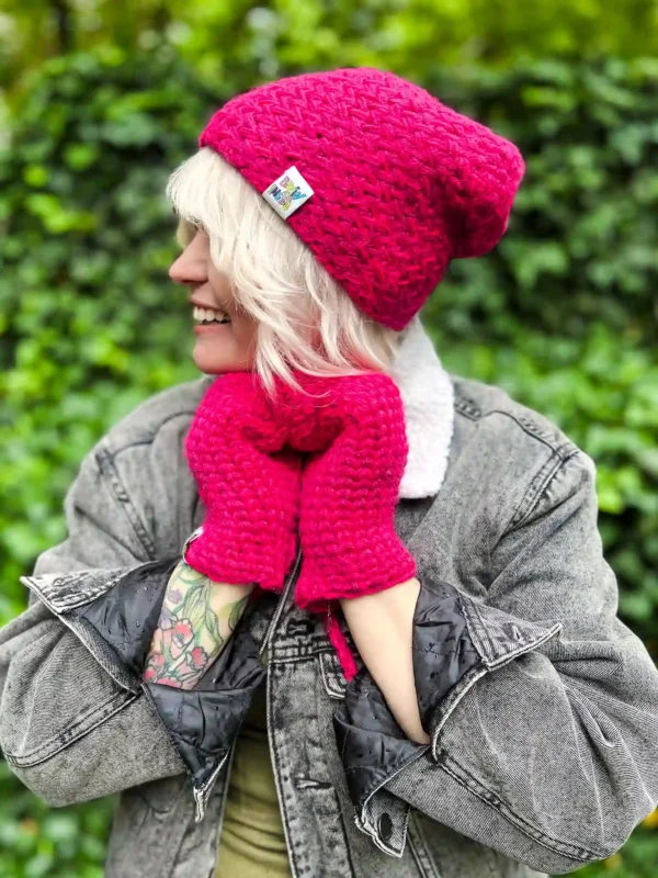 Czapka ręcznie robiona EXPLORER "Luks malina"