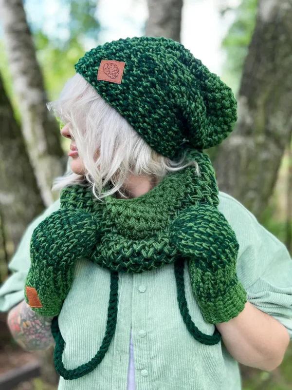 Czapka zimowa slouchy NEVERLAND "Soczysta zieleń"