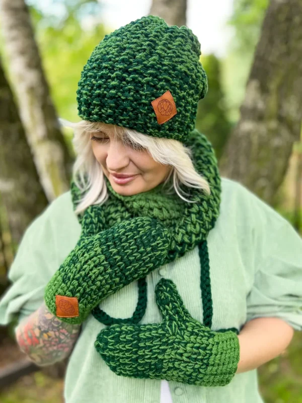 Czapka zimowa slouchy NEVERLAND "Soczysta zieleń"