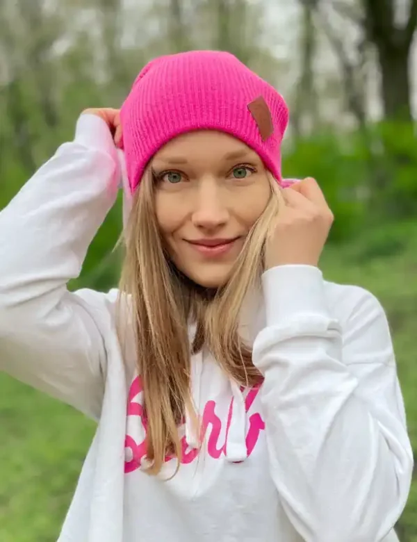 Czapka long logo ekoskórka "Neonowy różowy"
