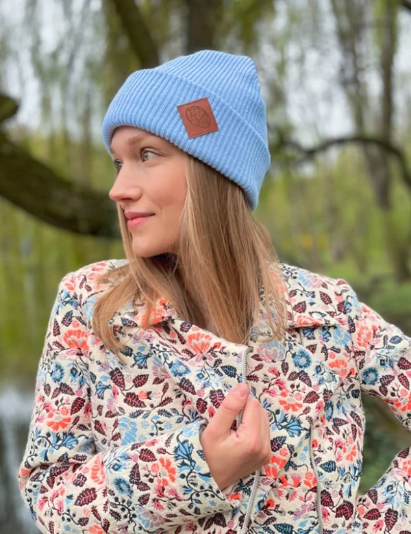 Czapka beanie logo ekoskórka "Jasny niebieski"