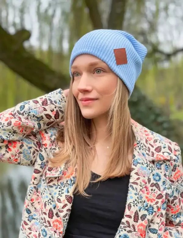 Czapka long logo ekoskórka "Jasny niebieski"