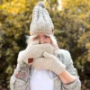 Rękawiczki handmade ze sznureczkiem ,,Jasny beż"