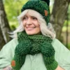 Czapka z dużym pomponem EUFORIA ,,Soczysta zieleń"