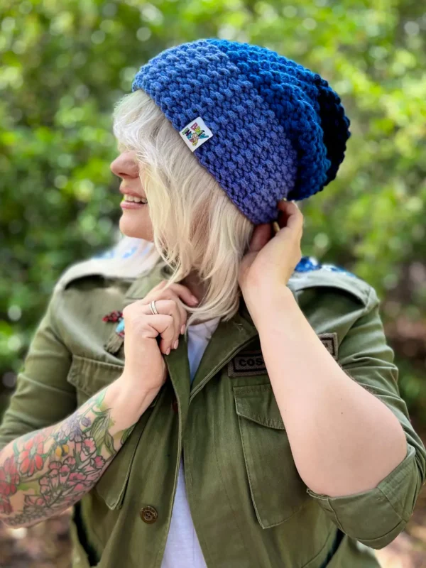 Czapka zimowa bez pompona NEVERLAND "Niebieskie paski"