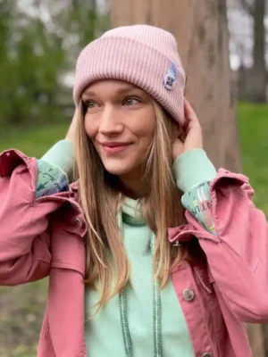 Czapka wywijana logo kolorowe "Jasny róż"