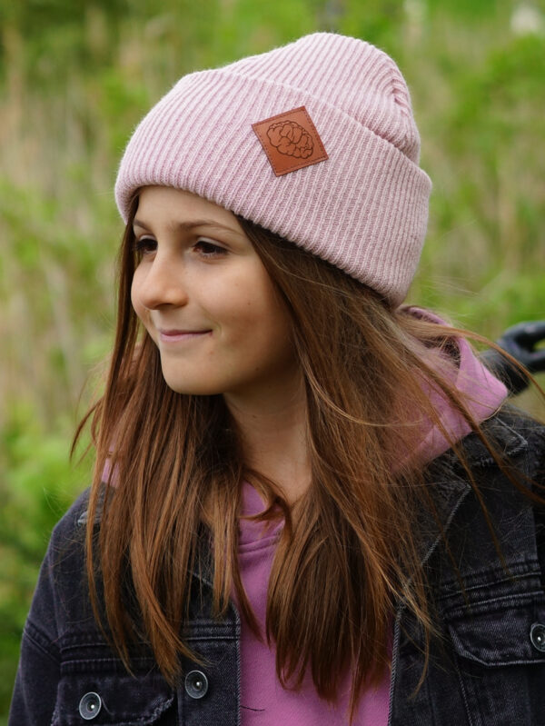 Modna czapka dla dziecka logo ekoskórka "Jasny róż"