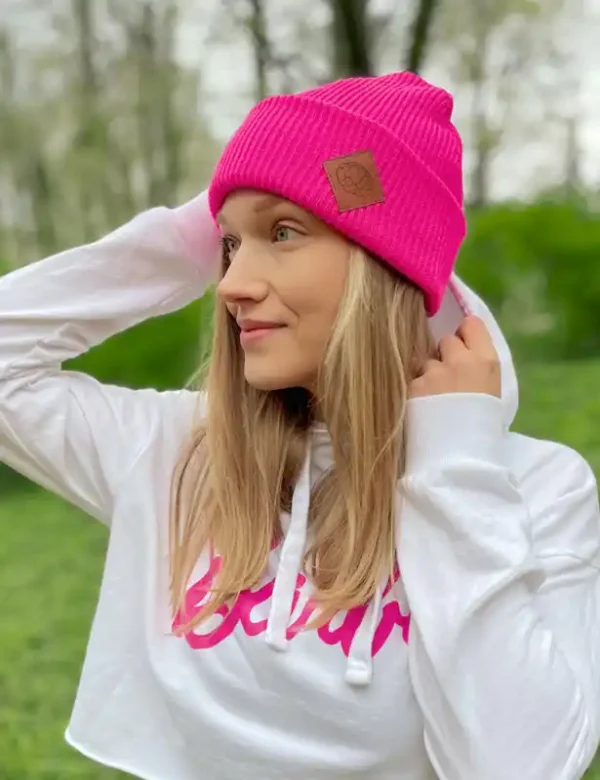 Czapka beanie logo ekoskórka "Neonowy różowy"