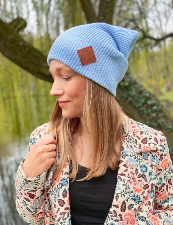 Czapka long logo ekoskórka "Jasny niebieski"