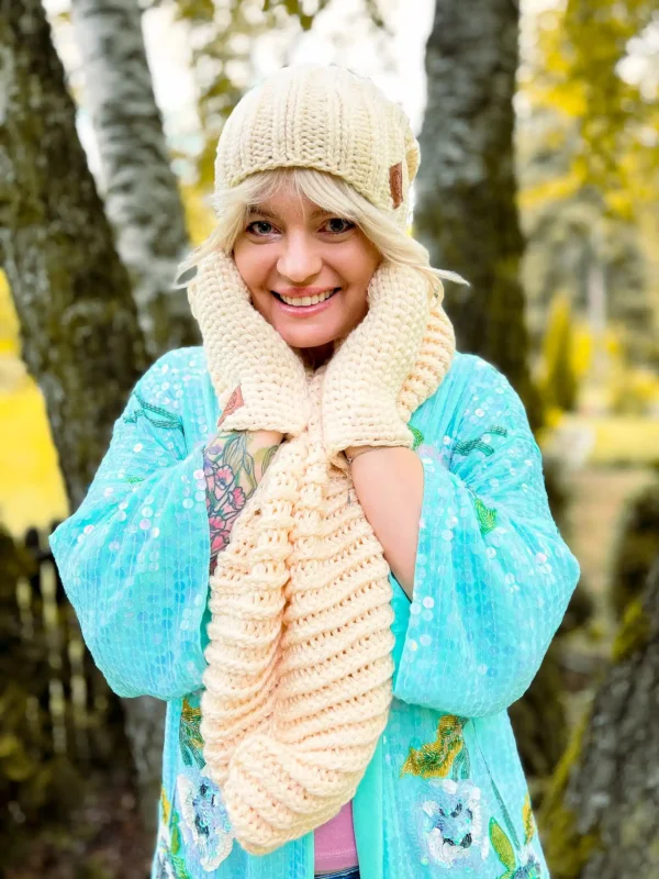 Czapka zimowa podszyta polarem FUN "Ecru"