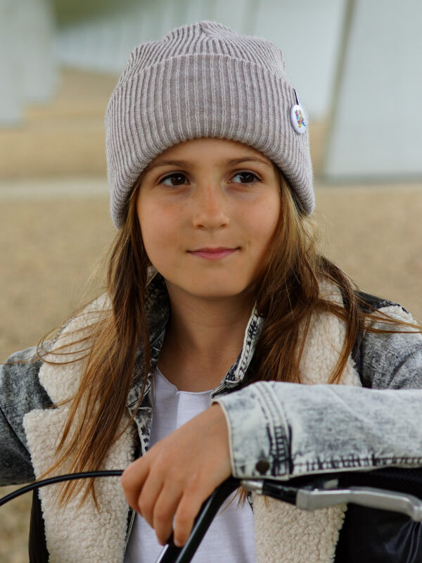 Czapka beanie dla dziecka logo kolorowe "Jasny beż"