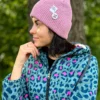 Czapka beanie z bawełny logo kolorowe "Brudny róż"