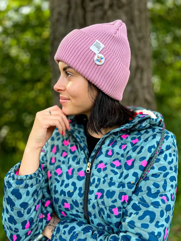 Czapka beanie z bawełny logo kolorowe "Brudny róż"