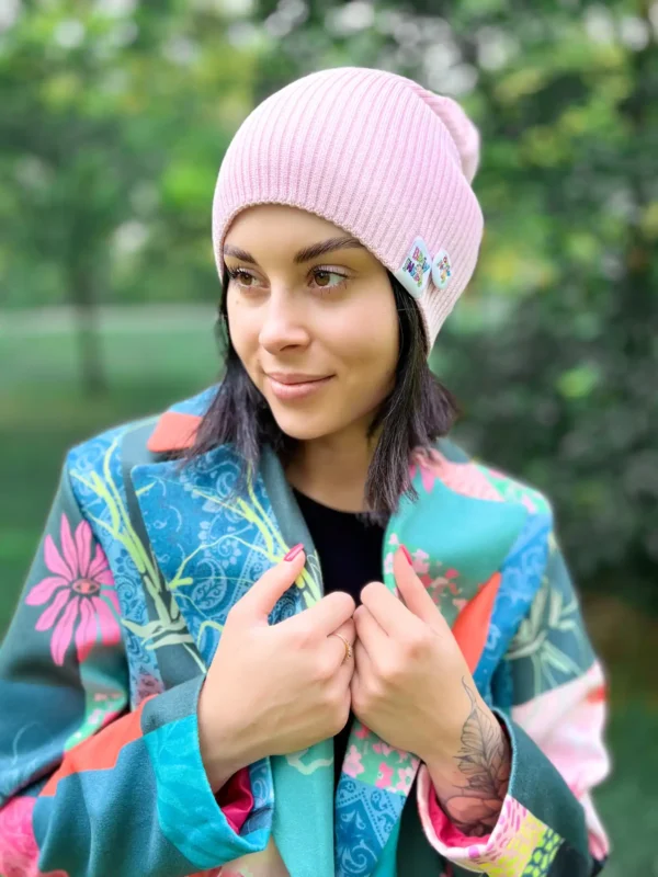 Czapka beanie z bawełny logo kolorowe "Jasny różowy"