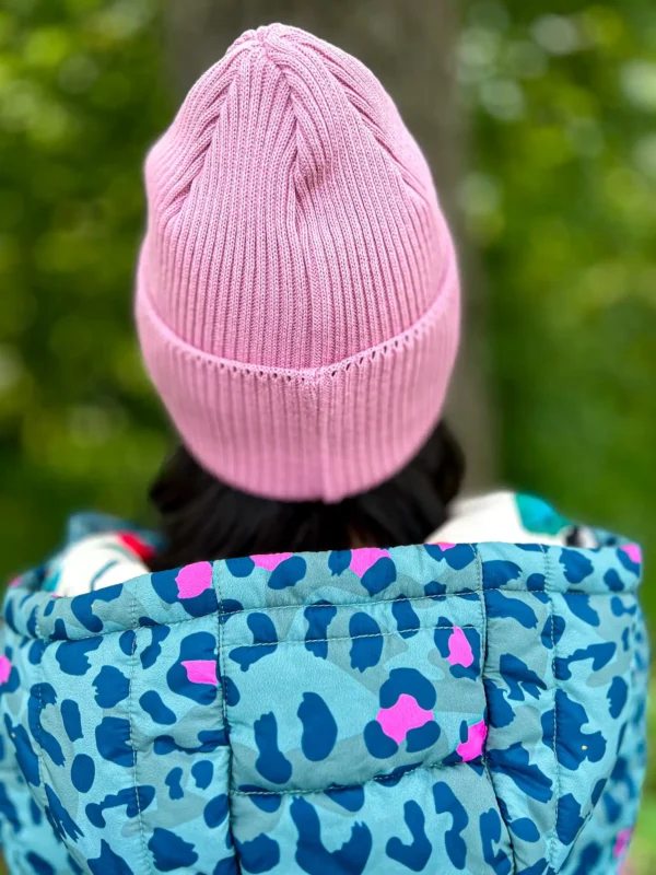 Bawełniana czapka beanie logo ekoskórka "Brudny róż"