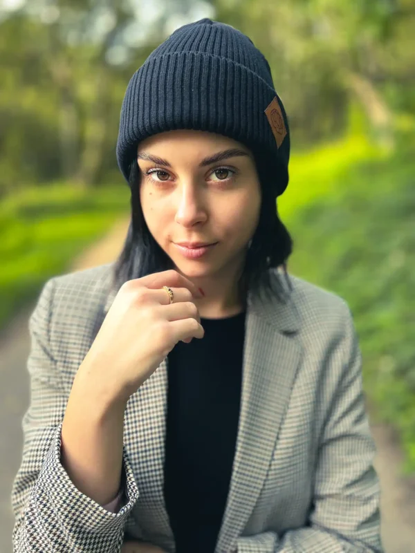 Bawełniana czapka beanie logo ekoskórka "Czarny"